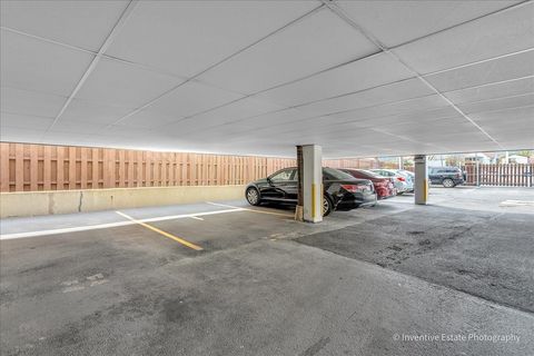 Tiny photo for 201 S Maple Avenue #111, Oak Park, IL 60302 (MLS # 12614986)