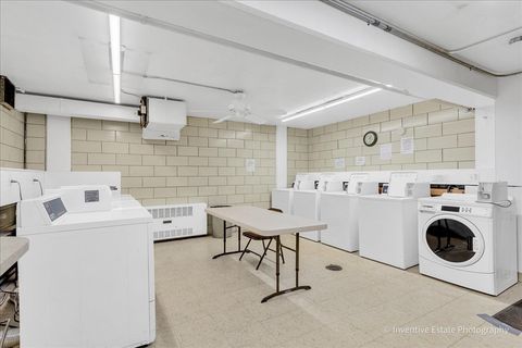 Tiny photo for 201 S Maple Avenue #111, Oak Park, IL 60302 (MLS # 12614986)