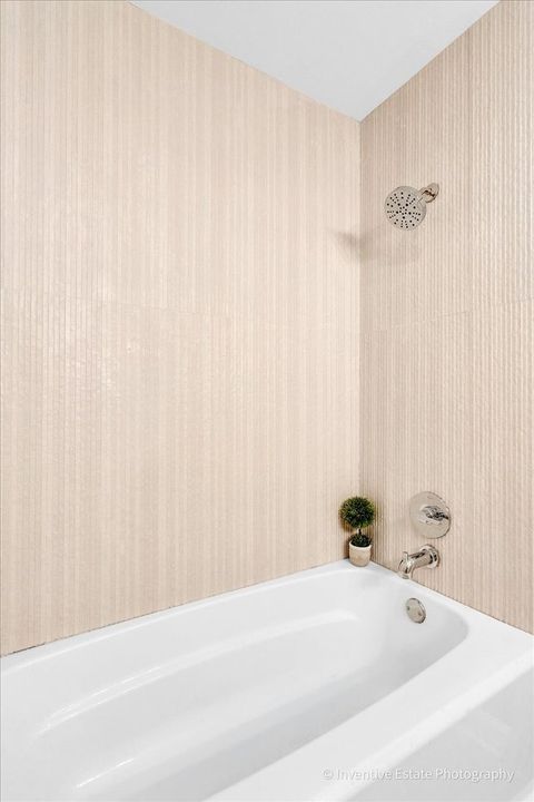 Tiny photo for 201 S Maple Avenue #111, Oak Park, IL 60302 (MLS # 12614986)