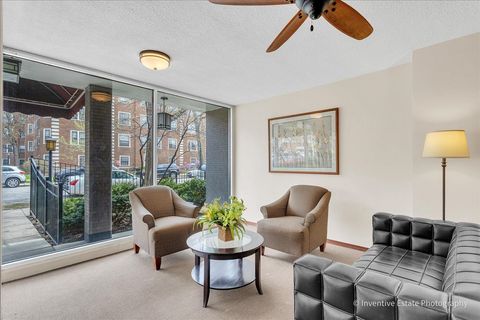 Tiny photo for 201 S Maple Avenue #111, Oak Park, IL 60302 (MLS # 12614986)