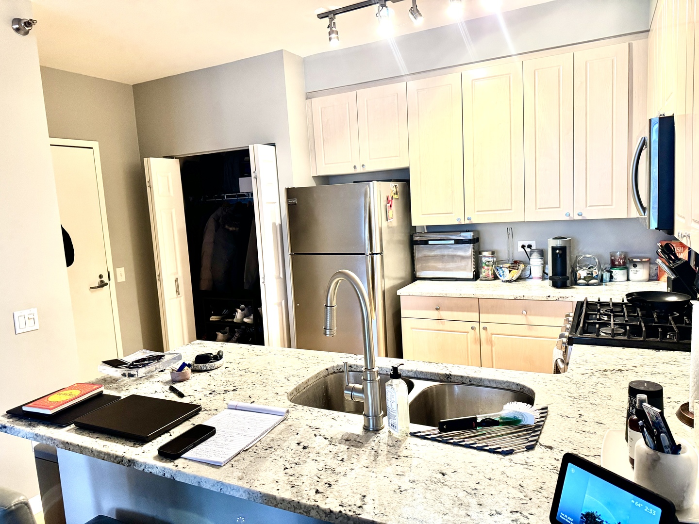 330 N Jefferson Street 807