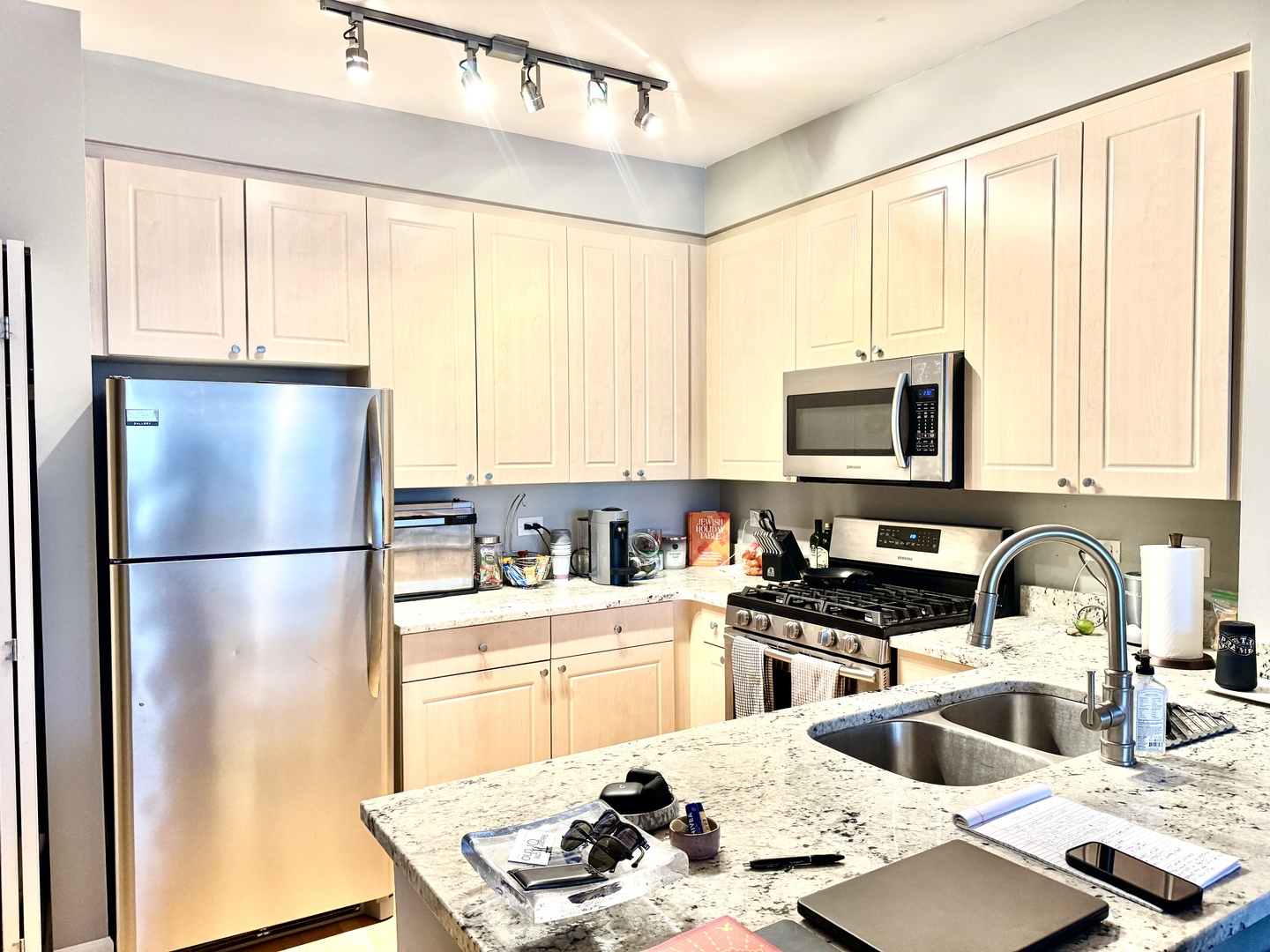 330 N Jefferson Street 807