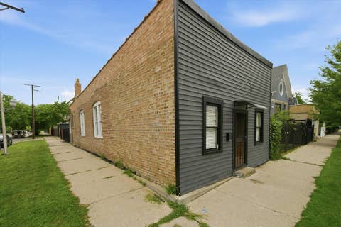 Tiny photo for 1300 N Monticello Avenue, Chicago, IL 60651 (MLS # 12705222)