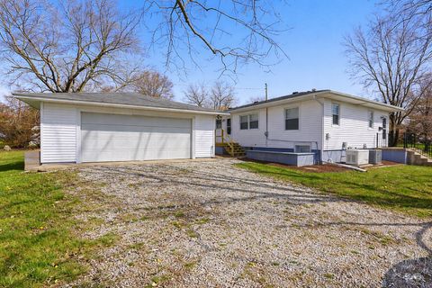 Tiny photo for 410 S Chicago Street, Rossville, IL 60963 (MLS # 12613122)