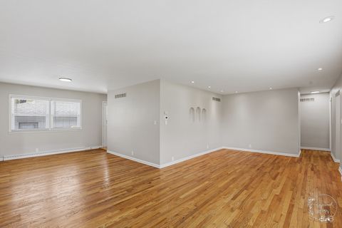 Tiny photo for 410 S Chicago Street, Rossville, IL 60963 (MLS # 12613122)