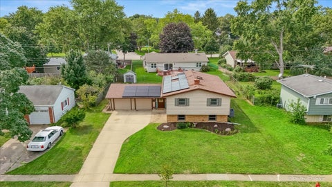 Tiny photo for 638 Sussex Lane, Crystal Lake, IL 60014 (MLS # 12683907)