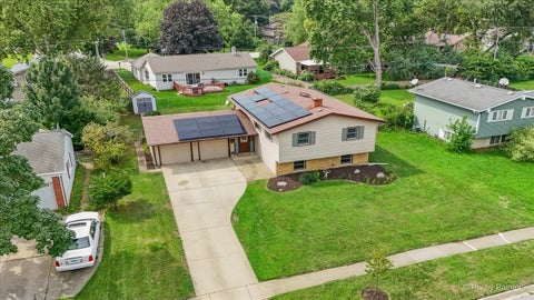 Tiny photo for 638 Sussex Lane, Crystal Lake, IL 60014 (MLS # 12683907)