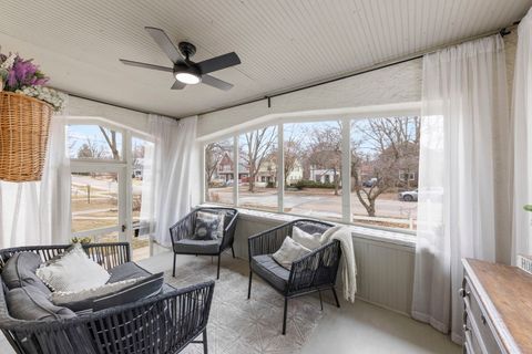 Tiny photo for 659 W Downer Place, Aurora, IL 60506 (MLS # 12585059)