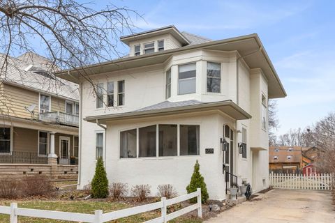 Tiny photo for 659 W Downer Place, Aurora, IL 60506 (MLS # 12585059)