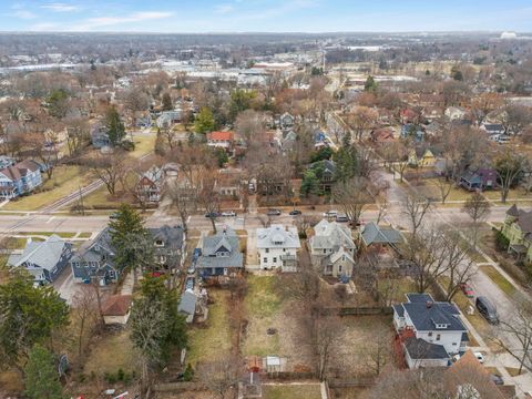 Tiny photo for 659 W Downer Place, Aurora, IL 60506 (MLS # 12585059)