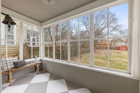 Tiny photo for 659 W Downer Place, Aurora, IL 60506 (MLS # 12585059)