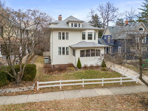 Tiny photo for 659 W Downer Place, Aurora, IL 60506 (MLS # 12585059)