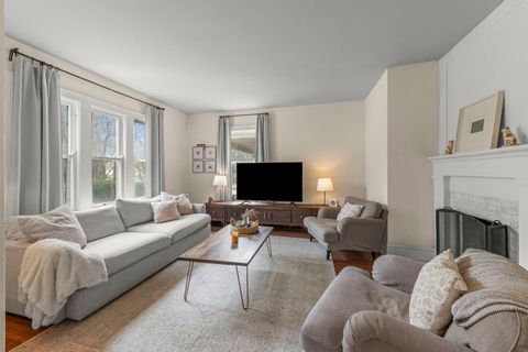 Tiny photo for 659 W Downer Place, Aurora, IL 60506 (MLS # 12585059)