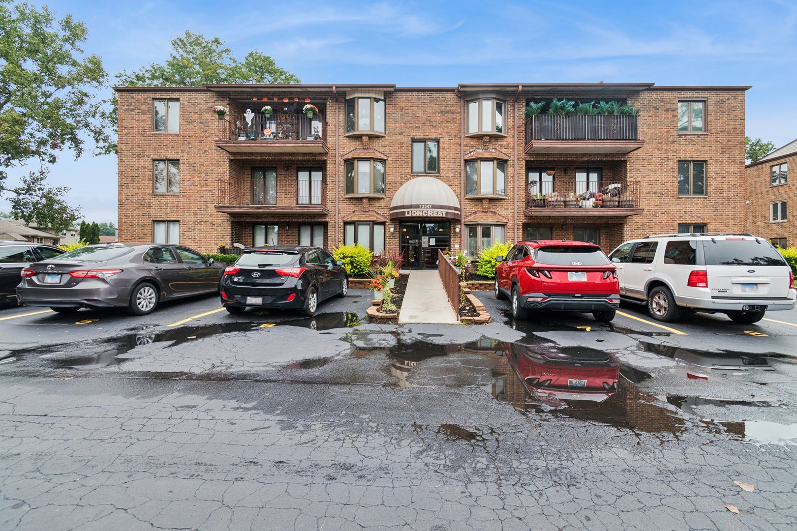 13547 Lamon Avenue 402