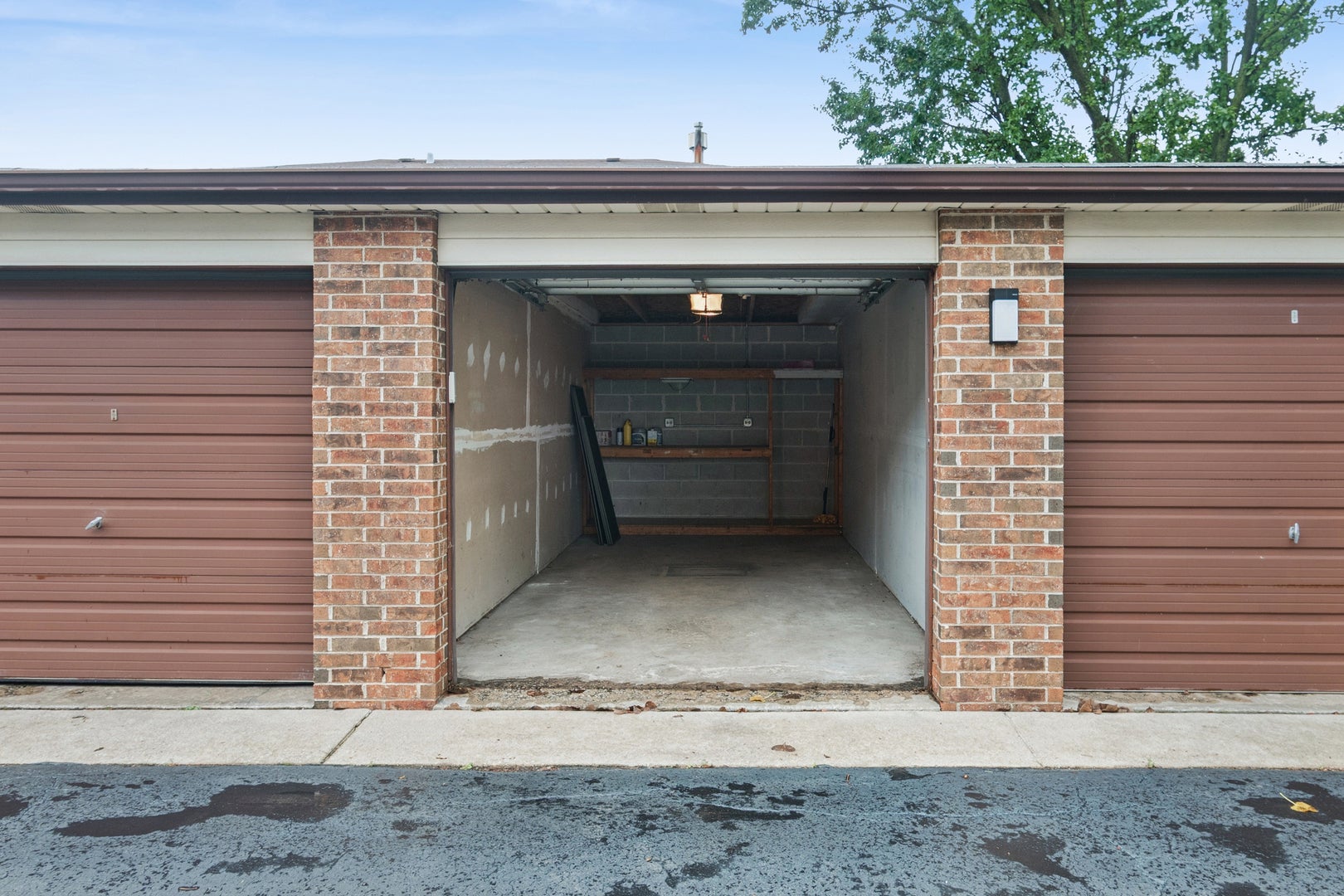 13547 Lamon Avenue 402