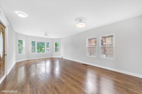 Tiny photo for 3515 N Oriole Avenue, Chicago, IL 60634 (MLS # 12676748)