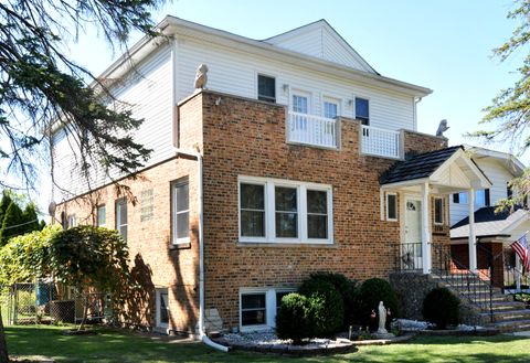 A home in La Grange Park