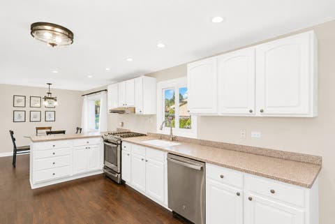 Tiny photo for 319 S BRAINTREE Drive, Schaumburg, IL 60193 (MLS # 12694305)