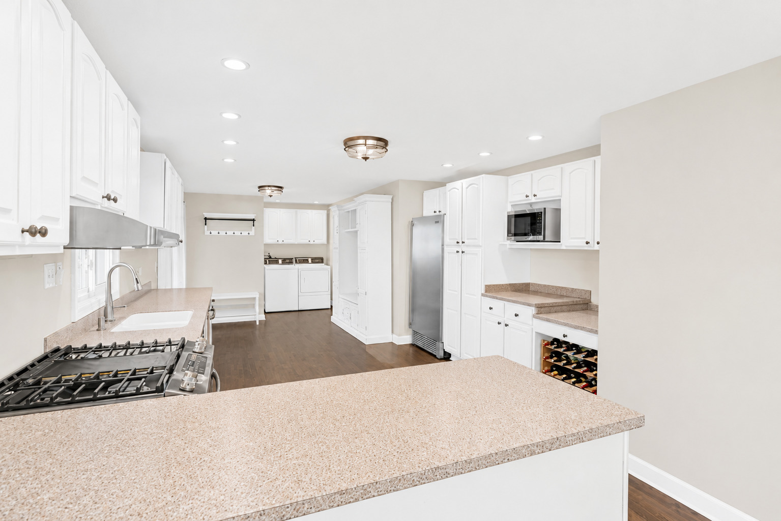 319 S BRAINTREE Drive