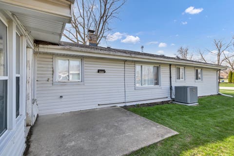 Tiny photo for 319 S BRAINTREE Drive, Schaumburg, IL 60193 (MLS # 12694305)