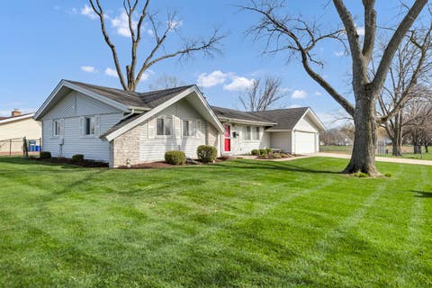 Tiny photo for 319 S BRAINTREE Drive, Schaumburg, IL 60193 (MLS # 12694305)