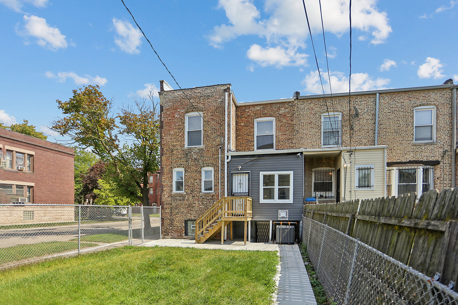 7000 S Eberhart Avenue