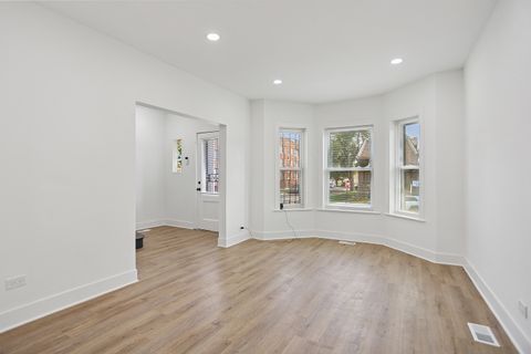 Tiny photo for 7000 S Eberhart Avenue, Chicago, IL 60637 (MLS # 12479453)