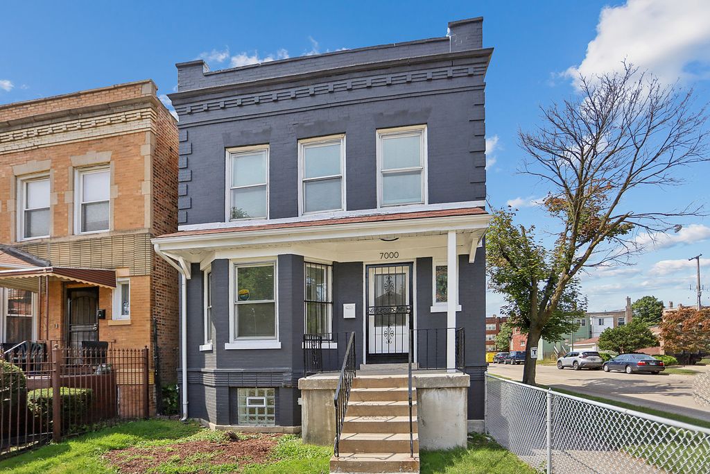 Photo for 7000 S Eberhart Avenue, Chicago, IL 60637 (MLS # 12479453)