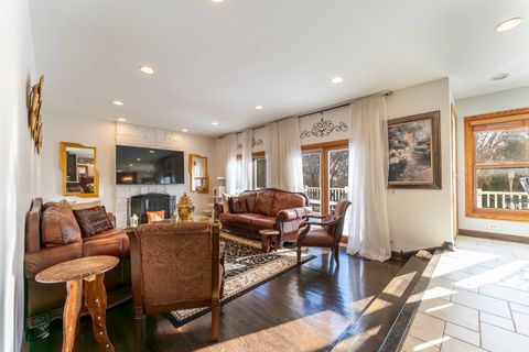 Tiny photo for 2409 Baldwin Court, Schaumburg, IL 60193 (MLS # 12554665)