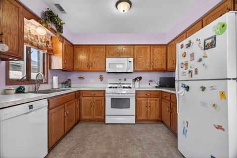 Tiny photo for 2700 Eagle Drive #2700, Joliet, IL 60436 (MLS # 12590717)