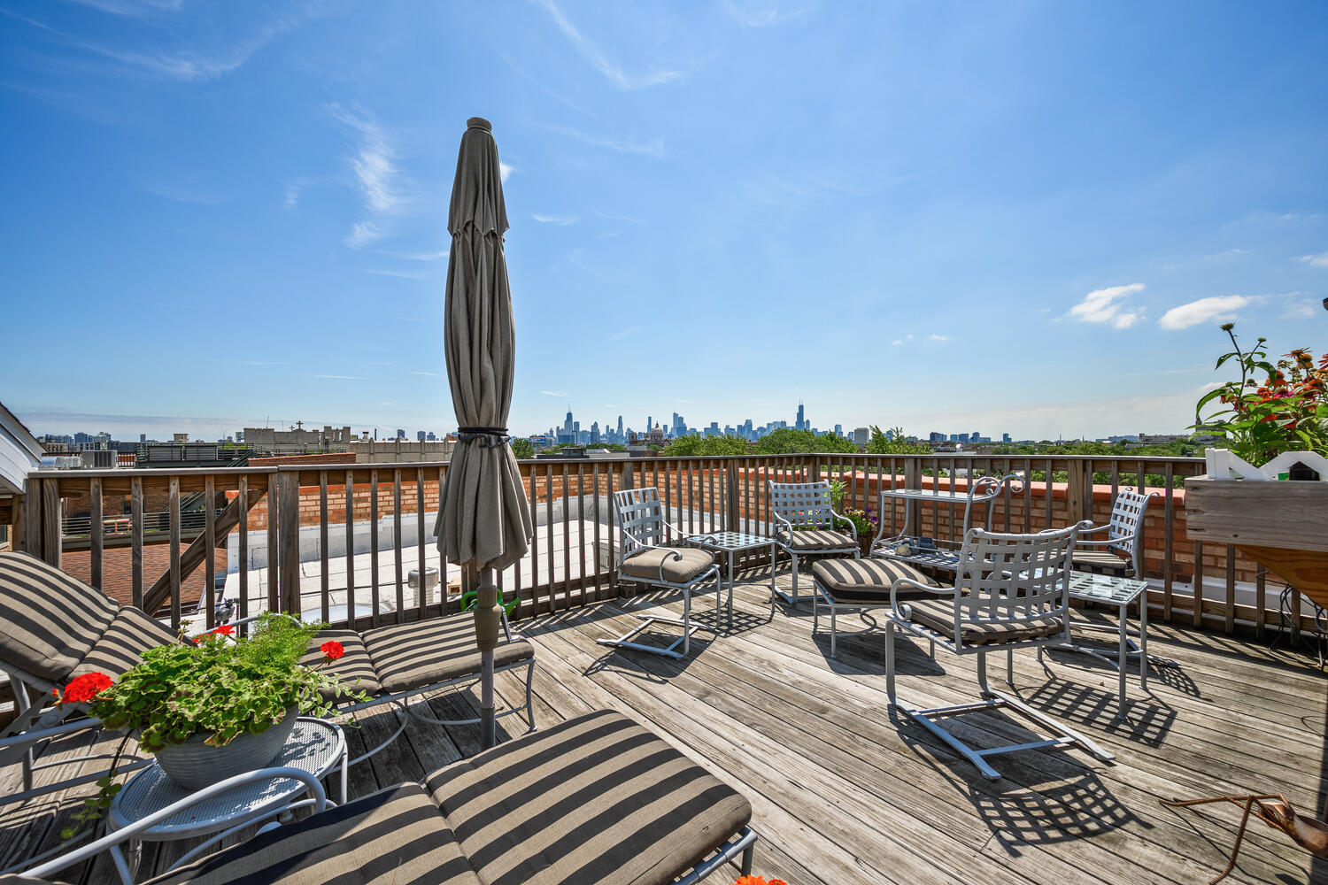 2035 W Charleston Street 405