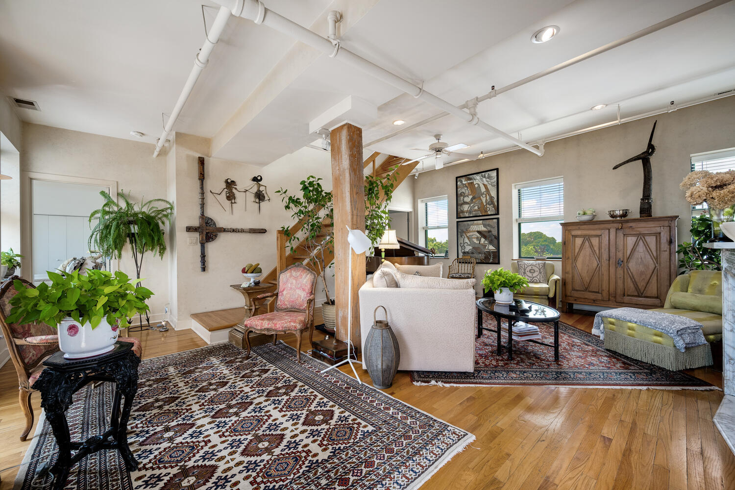 2035 W Charleston Street 405