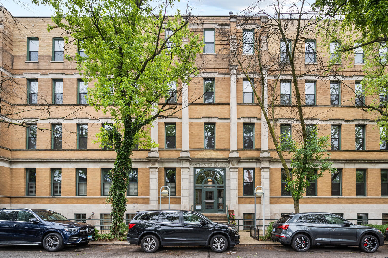 2035 W Charleston Street 405