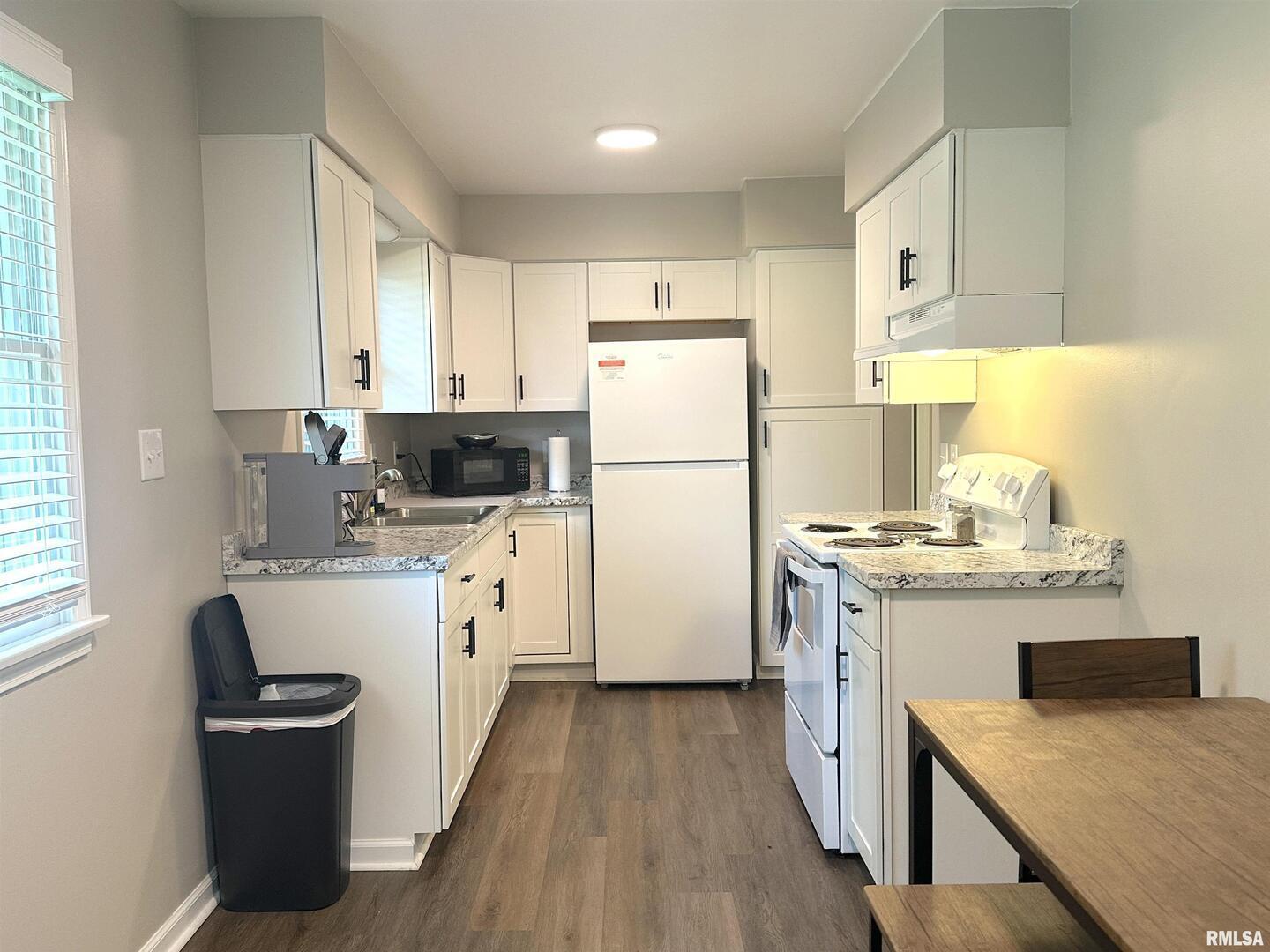 5559 COUNTRY CLUB Road