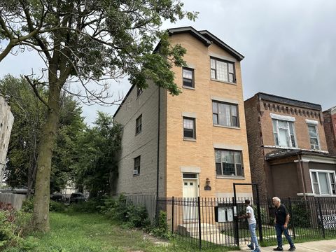 4316 W Gladys Avenue Chicago IL 60624