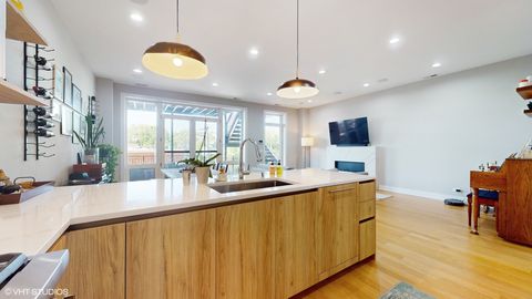 Tiny photo for 3056 N Lincoln Avenue #3, Chicago, IL 60657 (MLS # 12648854)