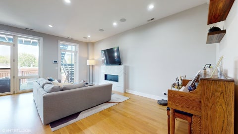 Tiny photo for 3056 N Lincoln Avenue #3, Chicago, IL 60657 (MLS # 12648854)