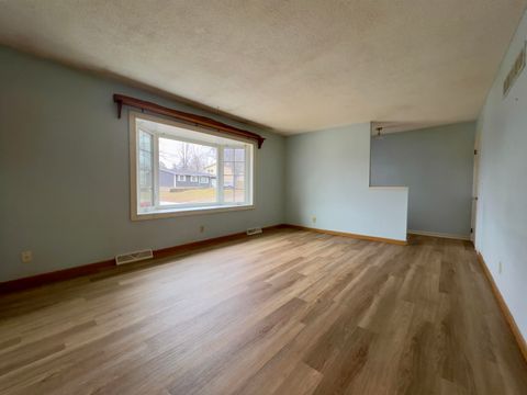 Tiny photo for 4816 Candlelight Dr Drive, Davenport, IA 52806 (MLS # 100000451)