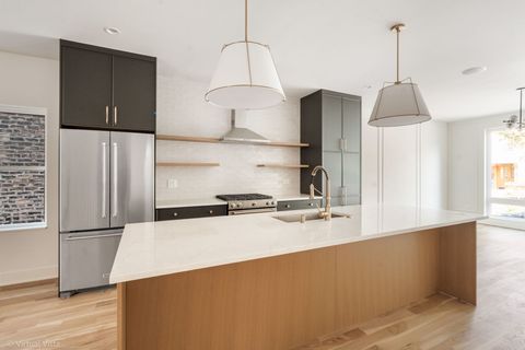 Tiny photo for 1635 W 21st Place #1, Chicago, IL 60608 (MLS # 12500325)