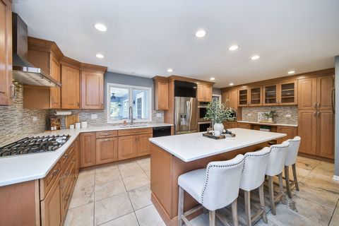 Tiny photo for 28W521 Warrenville Road, Warrenville, IL 60555 (MLS # 12627168)