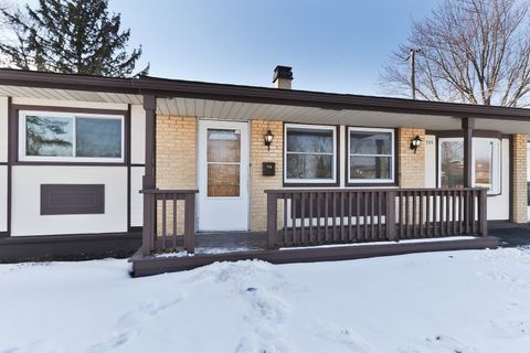 Tiny photo for 755 Cambridge Lane, Hoffman Estates, IL 60169 (MLS # 12582338)