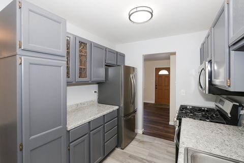 Tiny photo for 755 Cambridge Lane, Hoffman Estates, IL 60169 (MLS # 12582338)