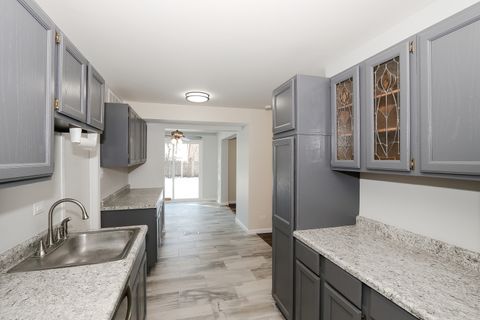 Tiny photo for 755 Cambridge Lane, Hoffman Estates, IL 60169 (MLS # 12582338)