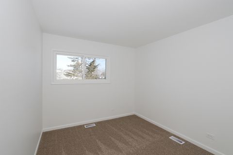 Tiny photo for 755 Cambridge Lane, Hoffman Estates, IL 60169 (MLS # 12582338)