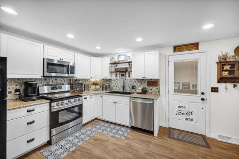 Tiny photo for 605 Belaire Drive, Washington, IL 61571 (MLS # 12540185)