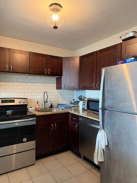 Tiny photo for 555 W Cornelia Avenue #1308, Chicago, IL 60657 (MLS # 12729463)