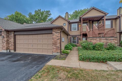 Photo of 386 Sandhurst Circle #2, Glen Ellyn, IL 60137 (MLS # 12497034)