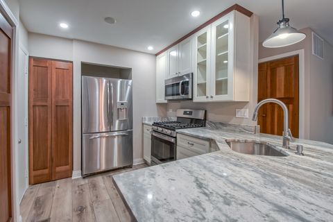 Tiny photo for 386 Sandhurst Circle #2, Glen Ellyn, IL 60137 (MLS # 12497034)