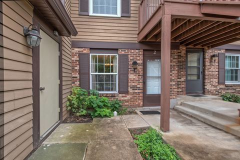 Tiny photo for 386 Sandhurst Circle #2, Glen Ellyn, IL 60137 (MLS # 12497034)