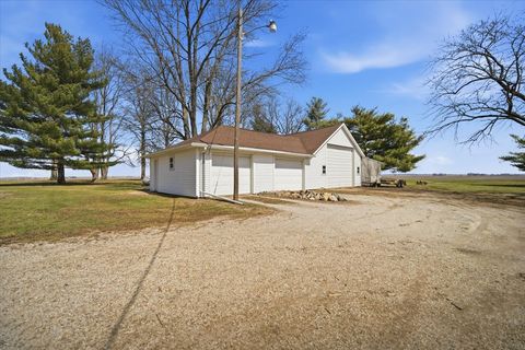 Tiny photo for 12347 N 400 East Road E, Stanford, IL 61774 (MLS # 12598879)